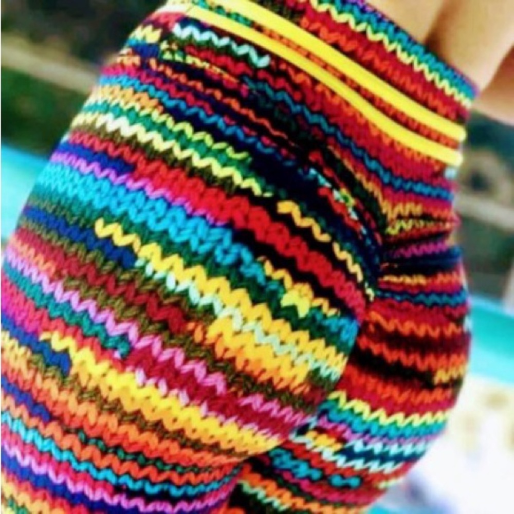 Colorful printed knitted scrunched booty leggings